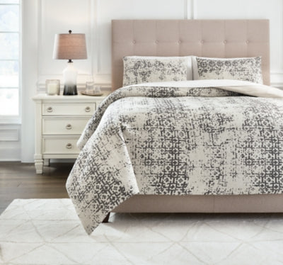 Full sized comforter newest set Ashley Furniture